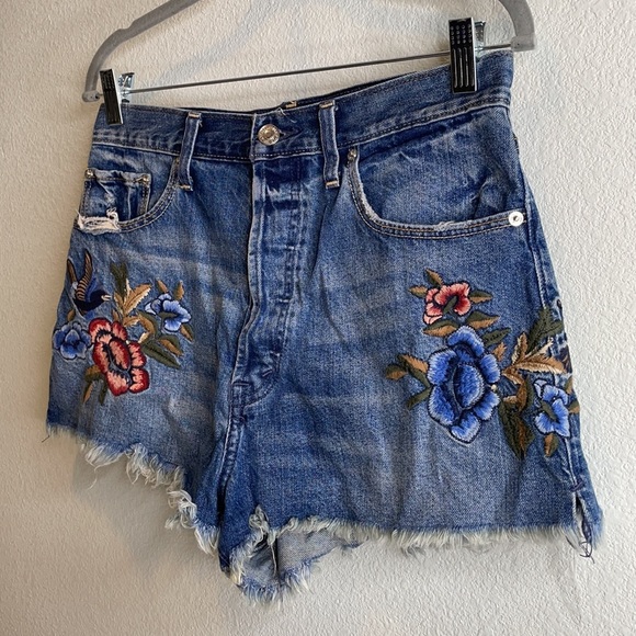 Abercrombie & Fitch embroidered high waist shorts - Picture 6 of 6